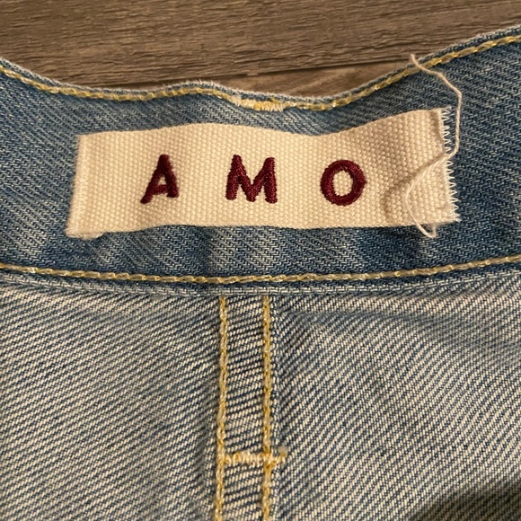 AMO super light wash high-rise wide-leg jeans - Picture 4 of 7